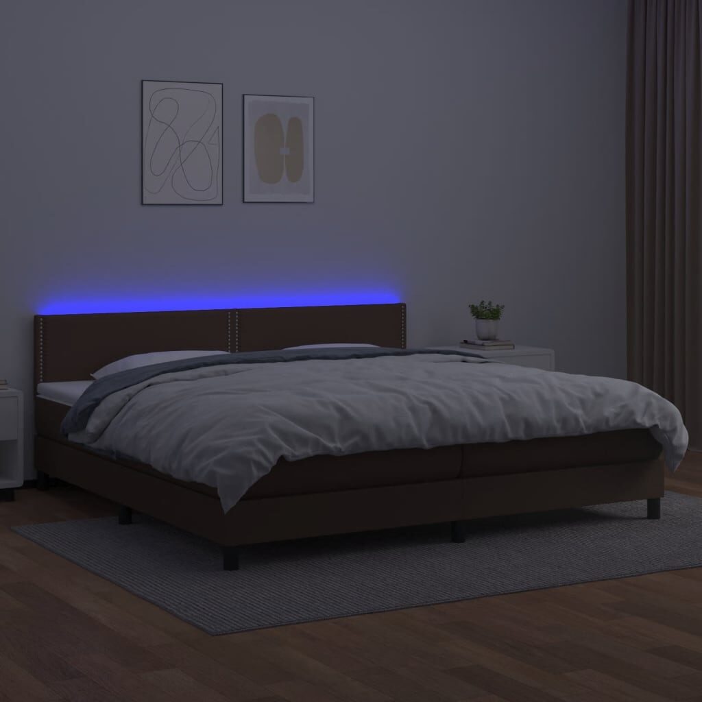 Κρεβάτι Boxspring με Στρώμα & LED Καφέ 200x200 εκ. Συνθ. Δέρμα